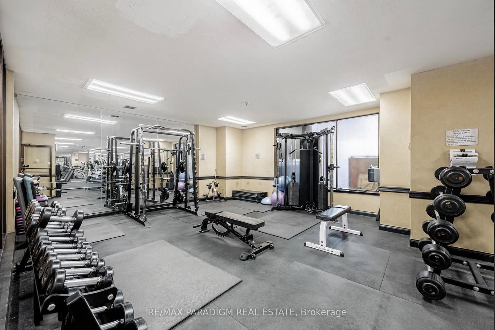 633 Bay Street, Unit 1914 thumbnail 3