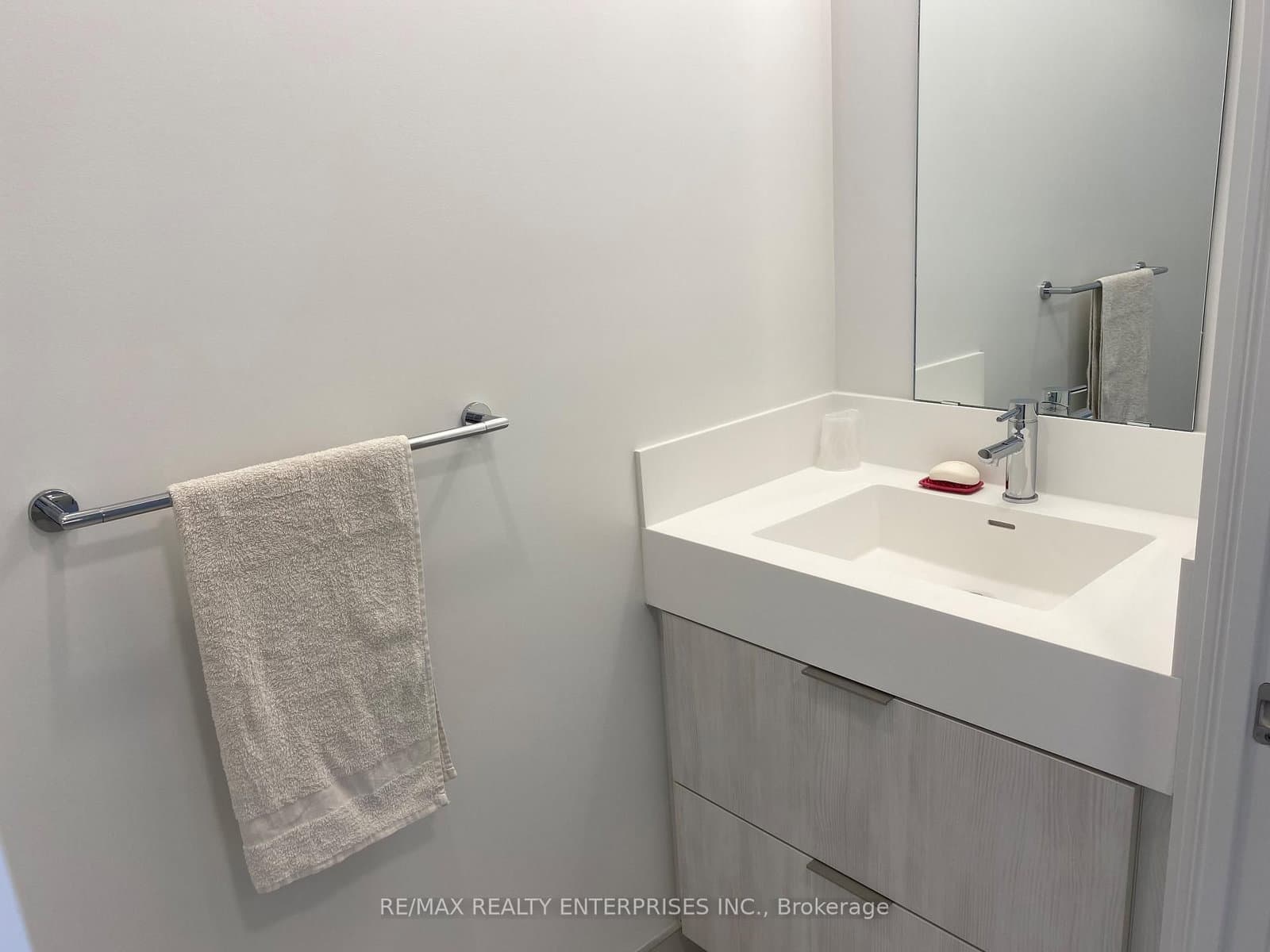 130 River Street, Unit 2906 thumbnail 11
