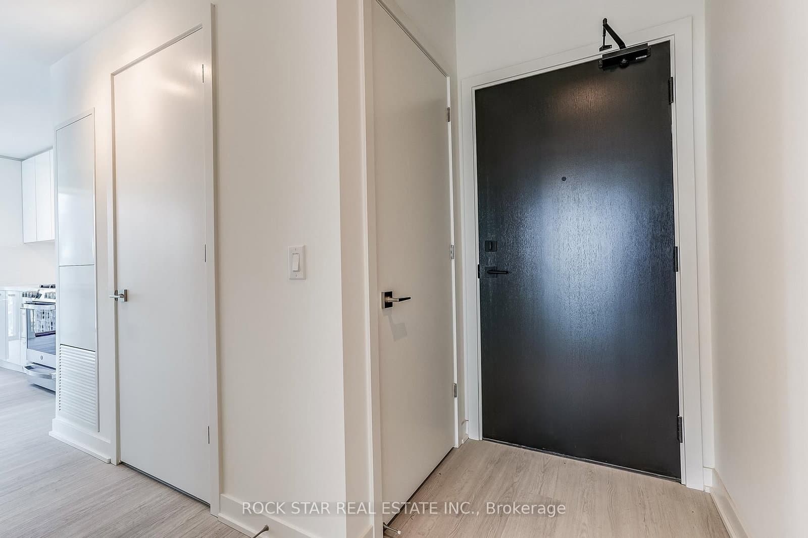 284 King Street E, Unit 2802 thumbnail 16
