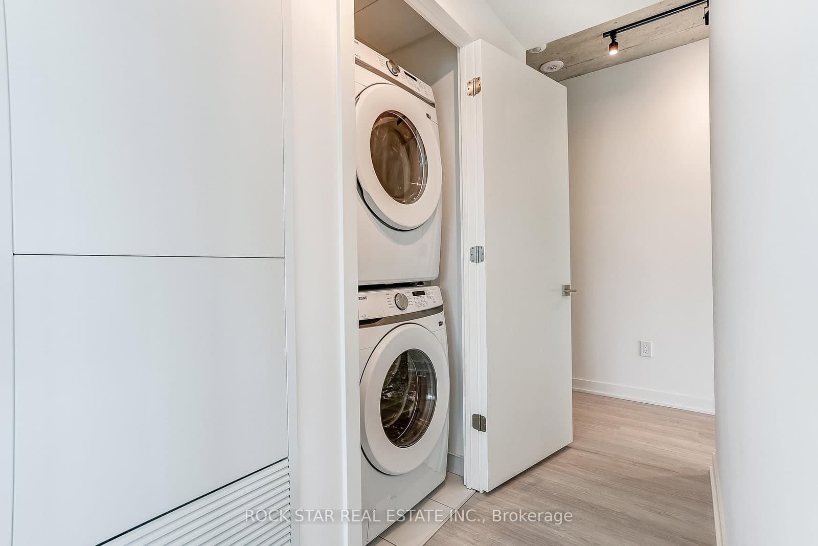 284 King Street E, Unit 2802 thumbnail 20