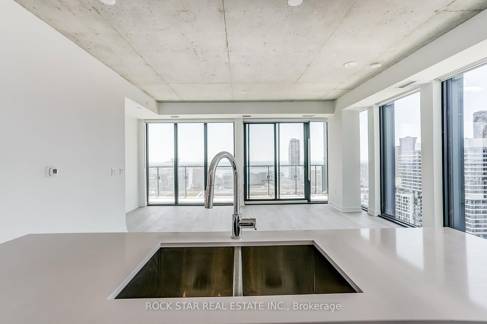 284 King Street E, Unit 2802 thumbnail 23