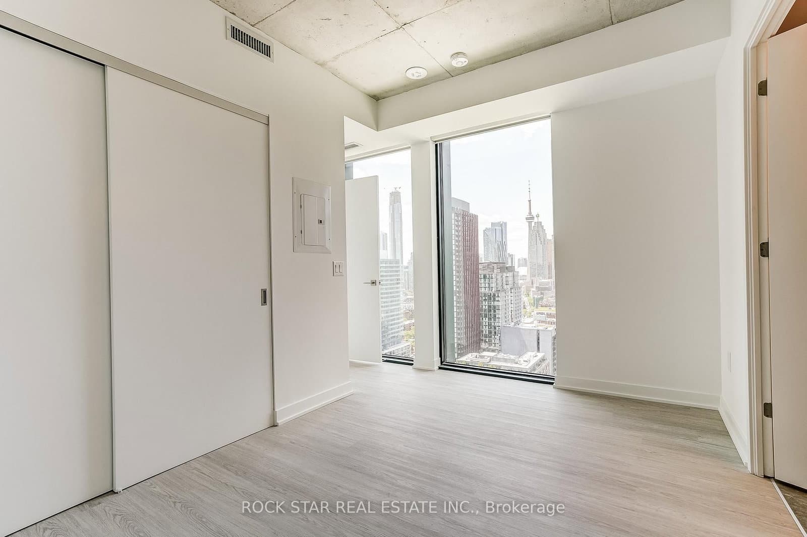 284 King Street E, Unit 2802 thumbnail 30