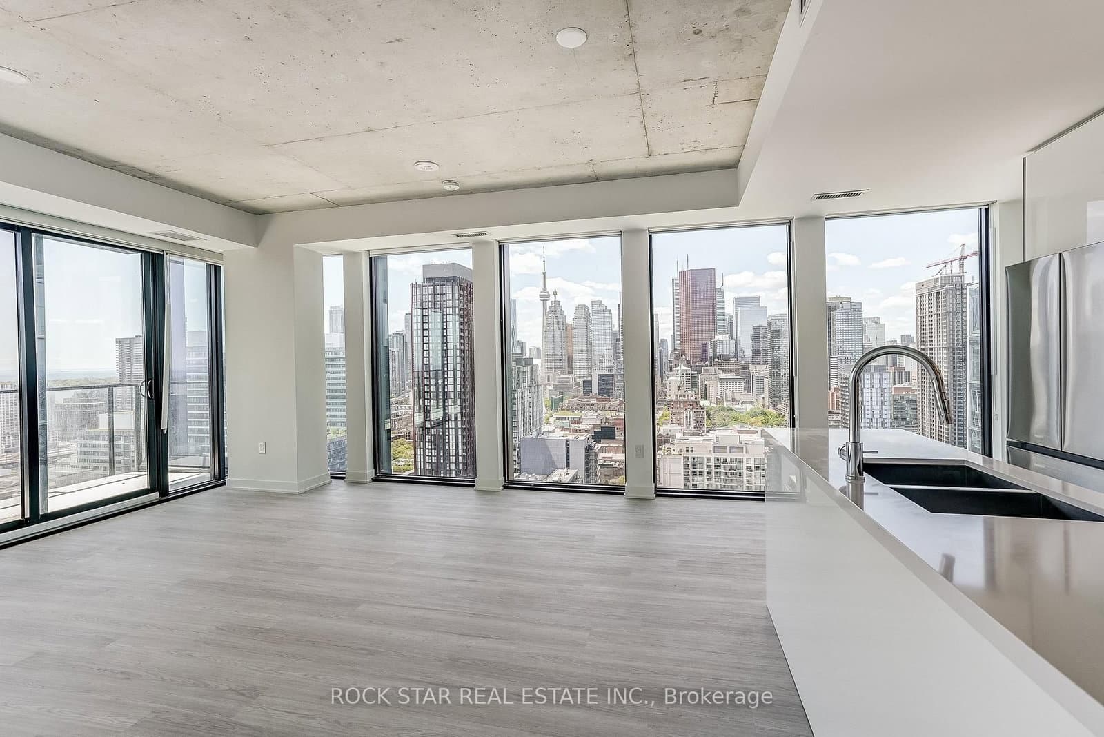 284 King Street E, Unit 2802 thumbnail 6