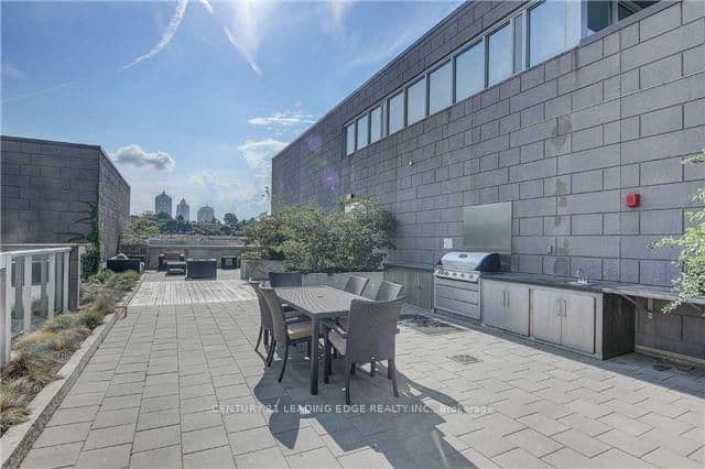 121 McMahon Drive, Unit 2010 thumbnail 14