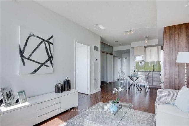 121 McMahon Drive, Unit 2010 thumbnail 5