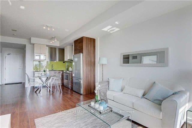 121 McMahon Drive, Unit 2010 thumbnail 6