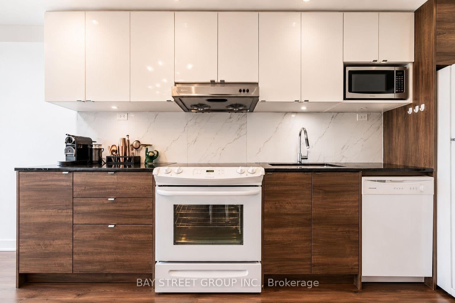 121 McMahon Drive, Unit 2906 thumbnail 12
