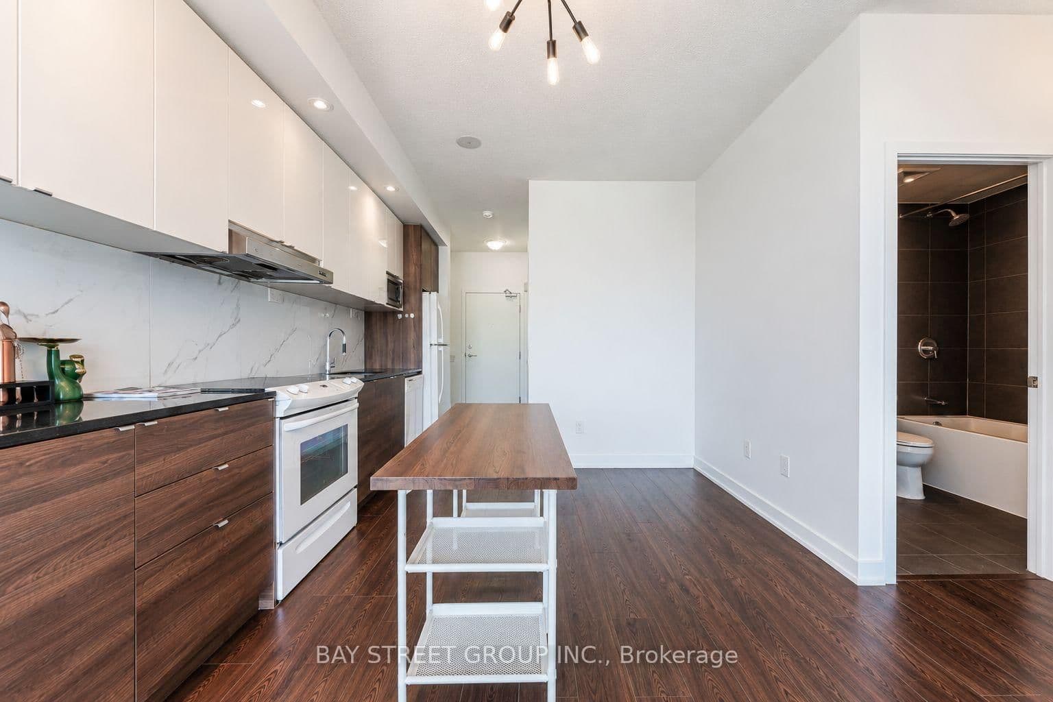 121 McMahon Drive, Unit 2906 thumbnail 16