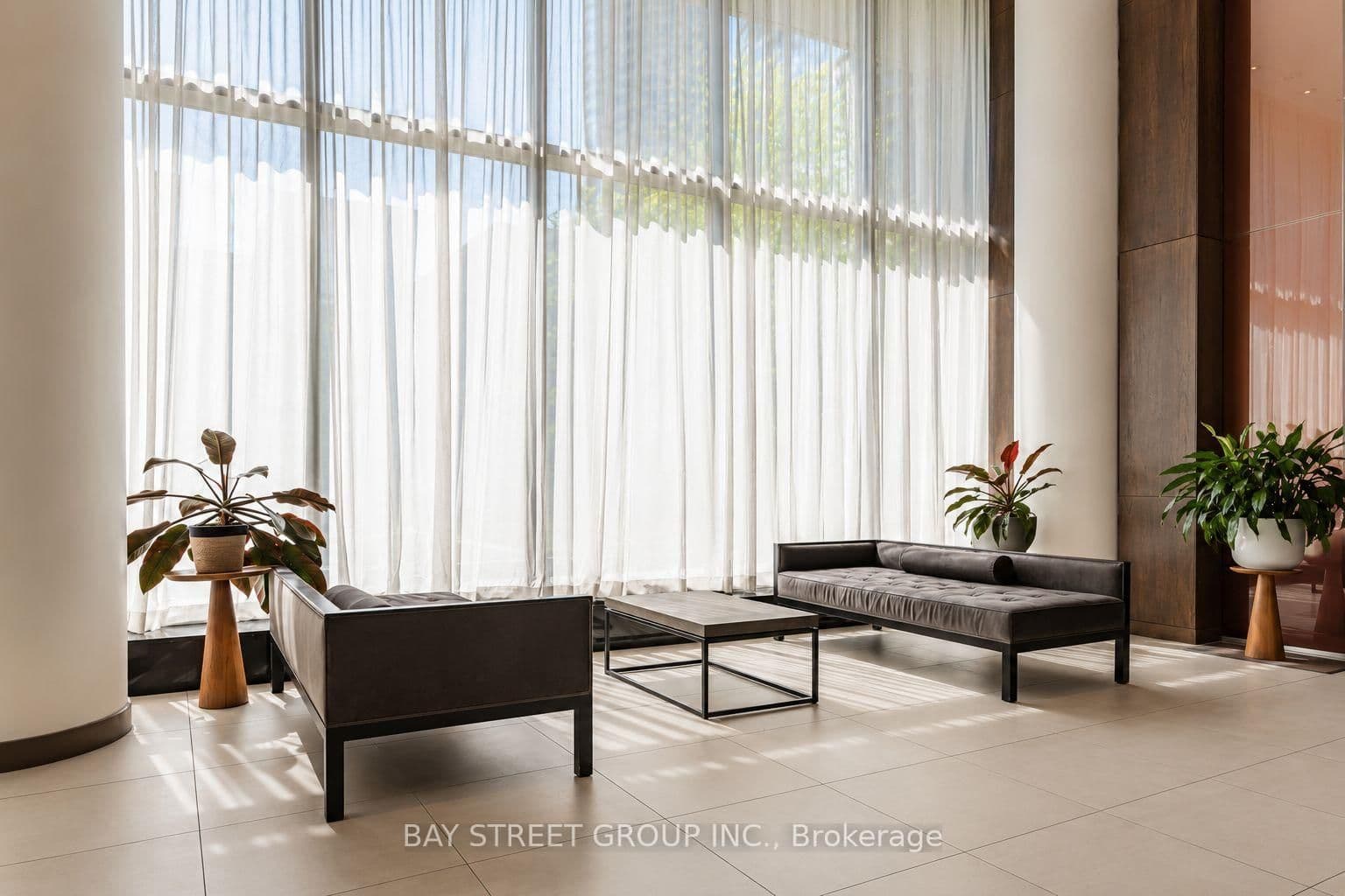 121 McMahon Drive, Unit 2906 thumbnail 33