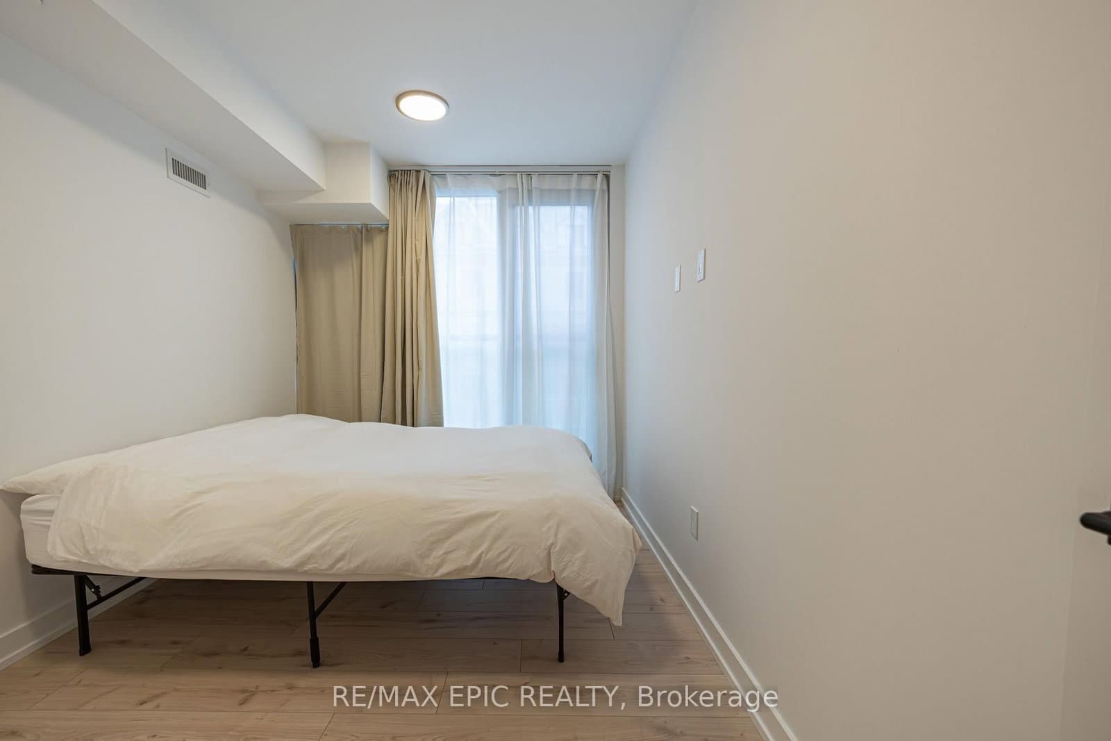 2 Augusta Avenue, Unit 302 thumbnail 10