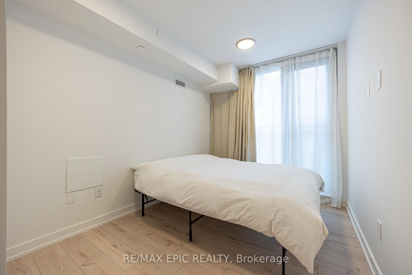 2 Augusta Avenue, Unit 302 thumbnail 11