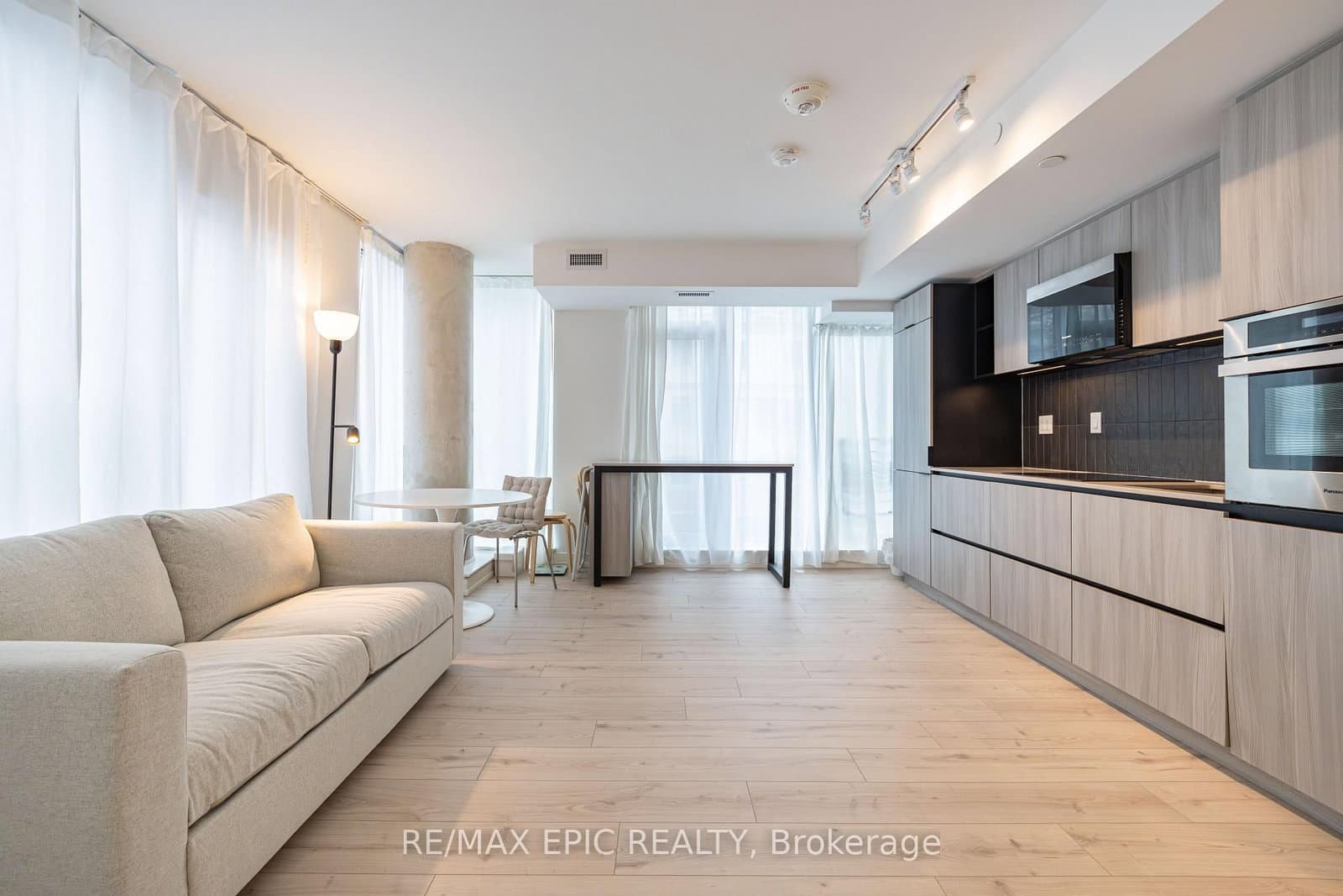 2 Augusta Avenue, Unit 302 thumbnail 14