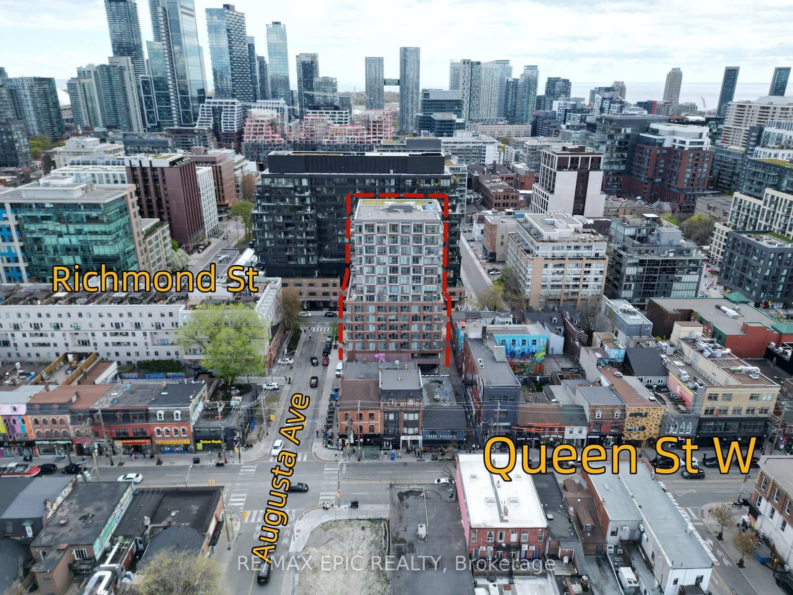 2 Augusta Avenue, Unit 302 thumbnail 3