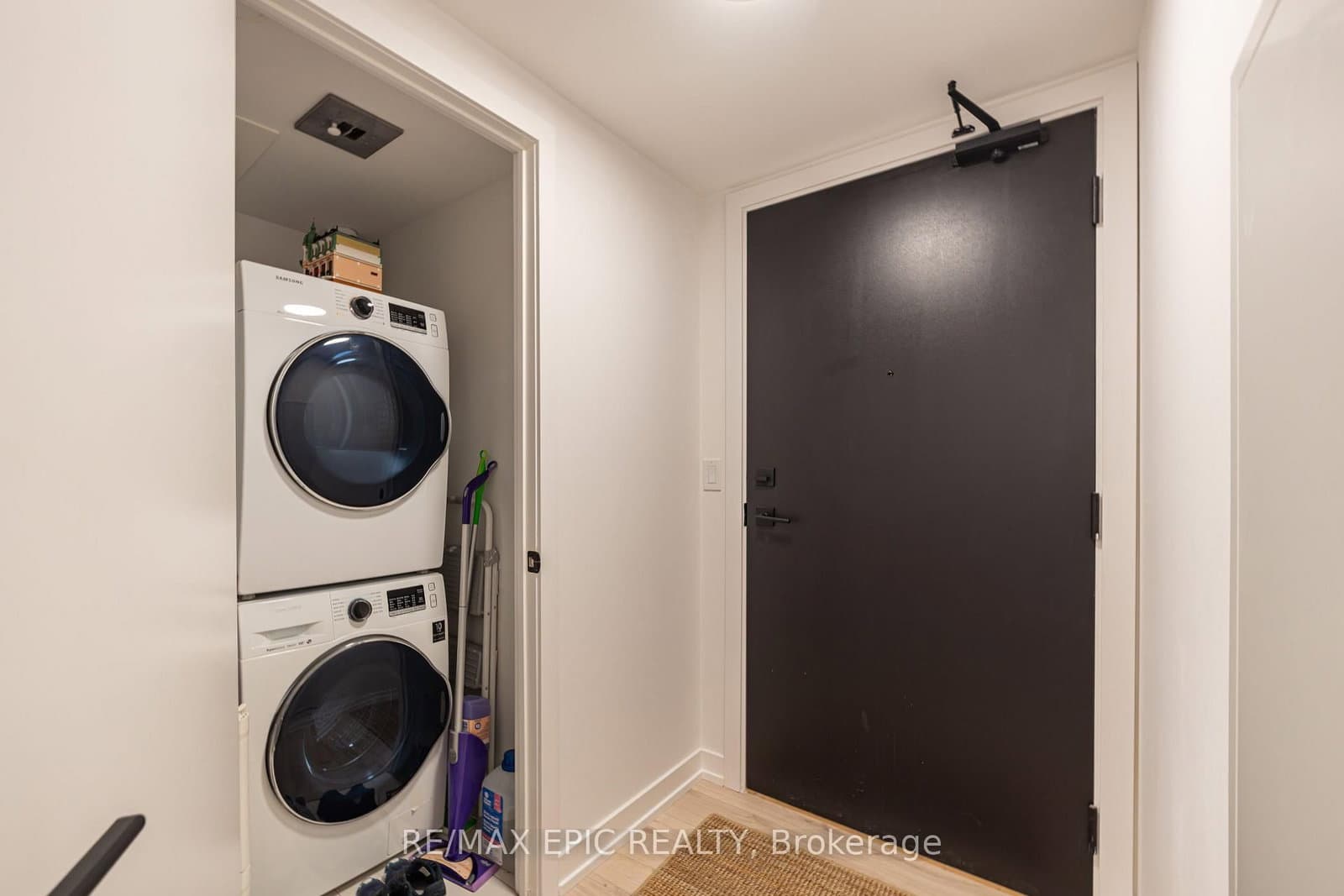2 Augusta Avenue, Unit 302 thumbnail 5