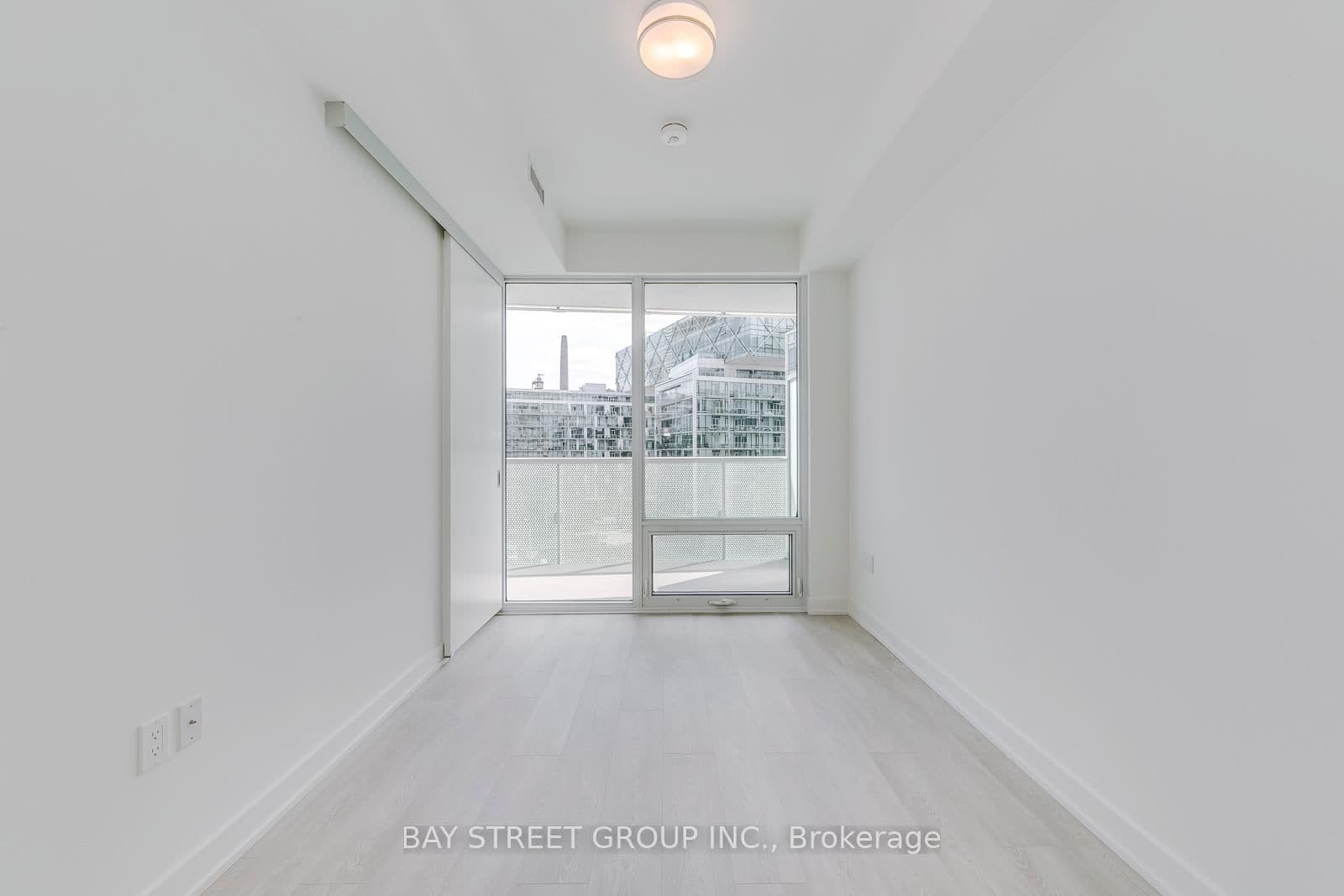 15 Queens Quay E, Unit 624 thumbnail 13
