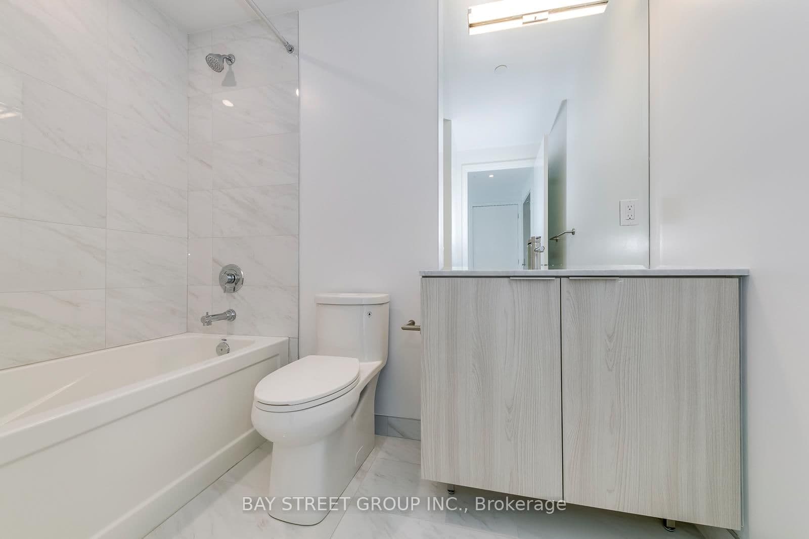 15 Queens Quay E, Unit 624 thumbnail 16