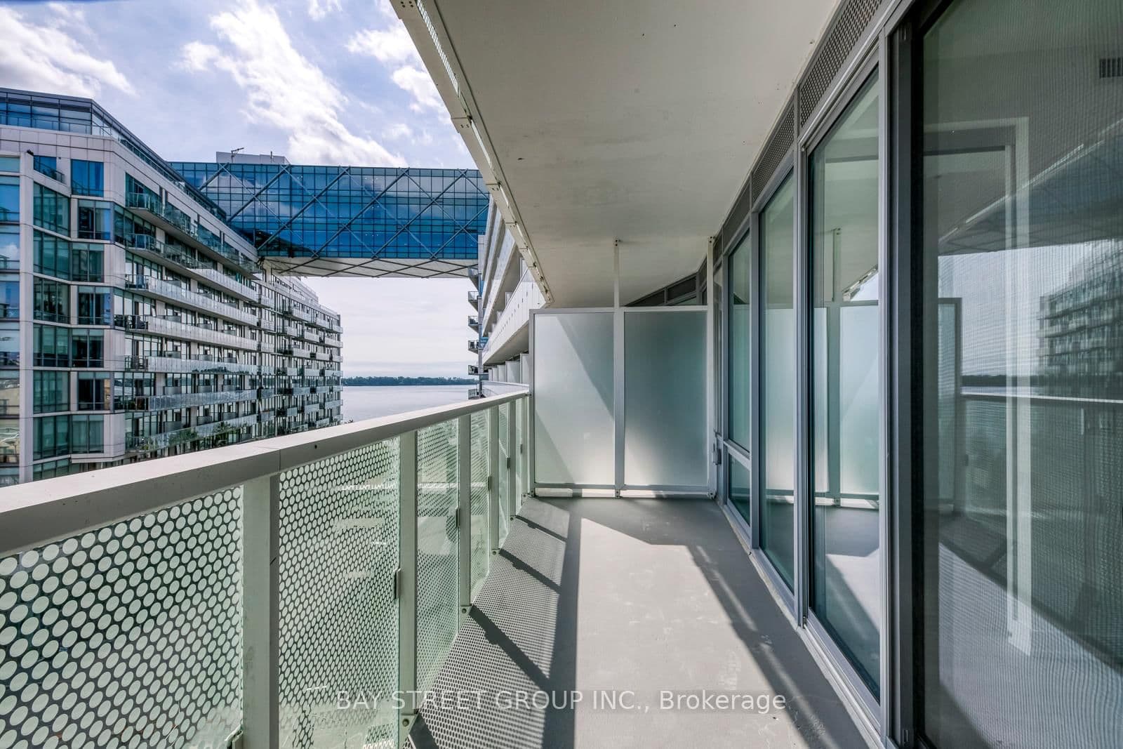 15 Queens Quay E, Unit 624 thumbnail 19