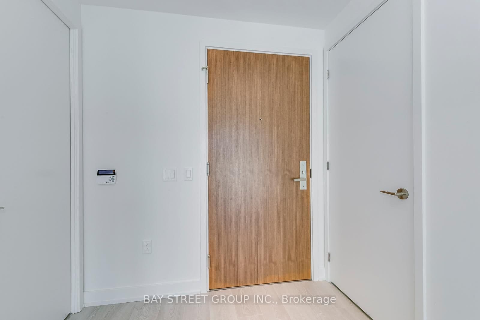 15 Queens Quay E, Unit 624 thumbnail 3