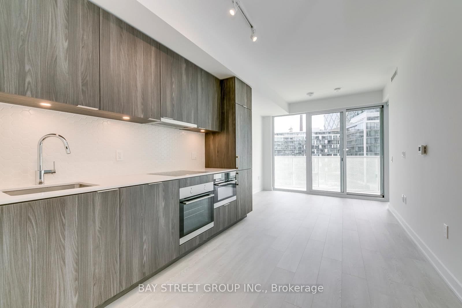 15 Queens Quay E, Unit 624 thumbnail 9