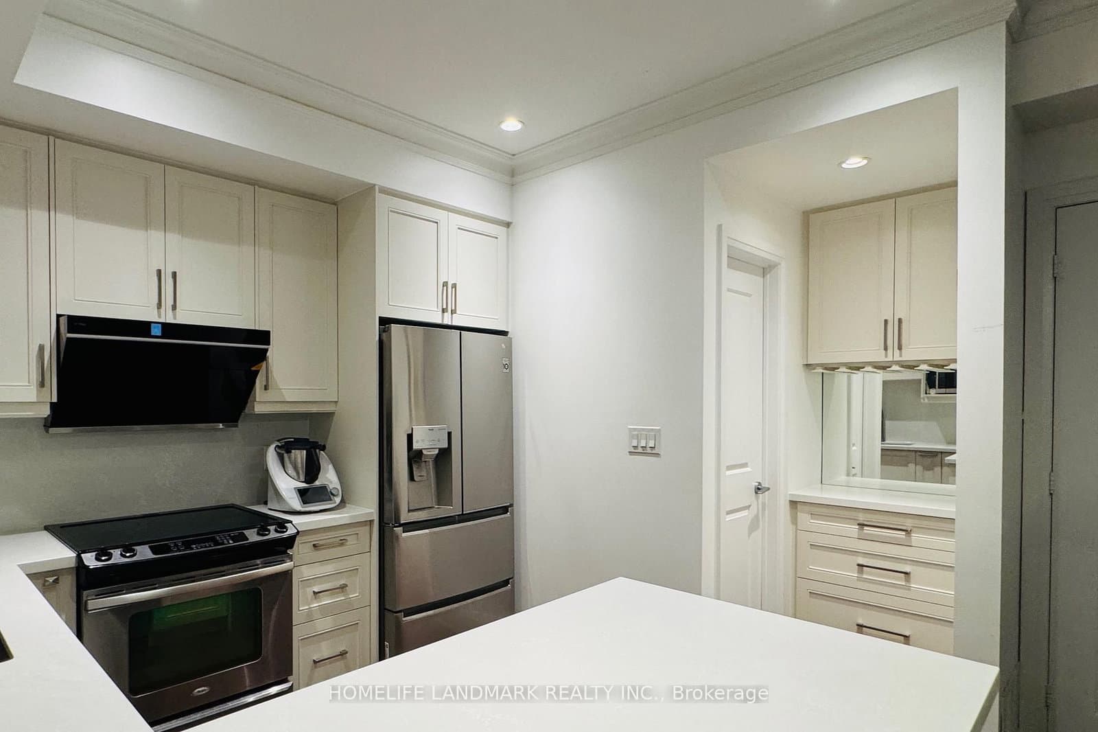 7 Oakburn Crescent, Unit 15 thumbnail 8