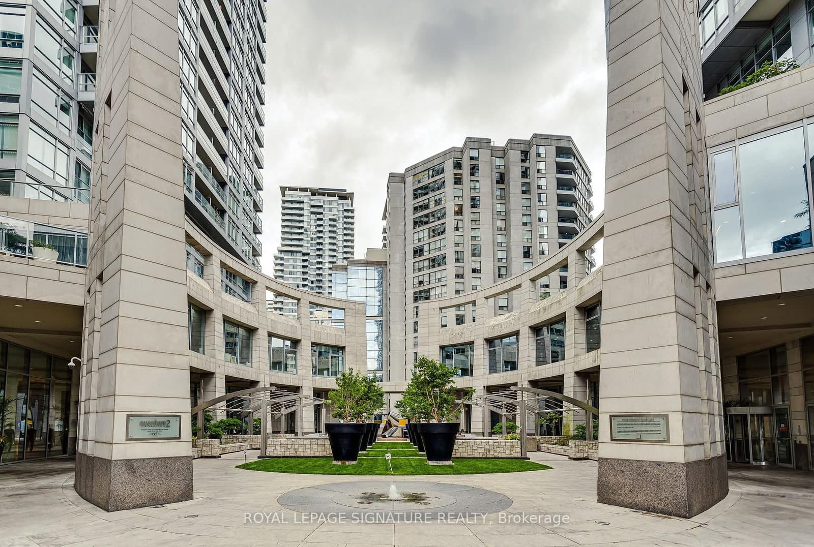 2191 Yonge Street, Unit 910 thumbnail 3