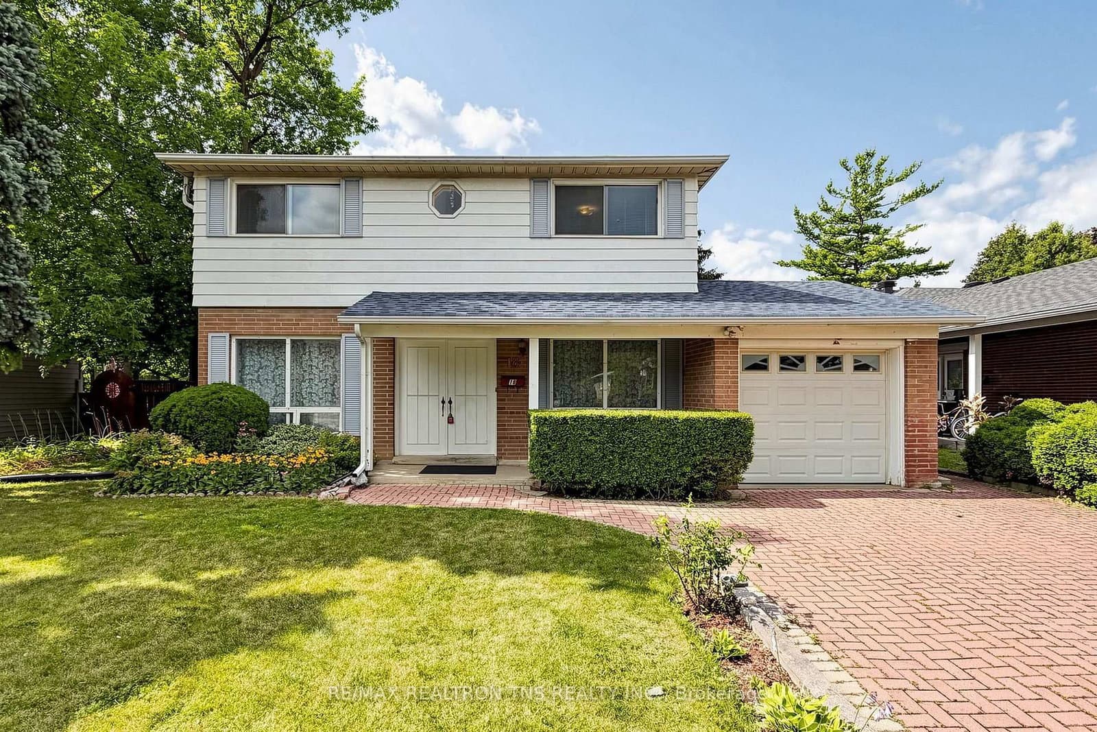 18 Lisburn Crescent - Image 1
