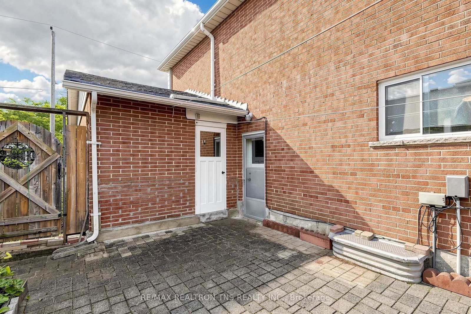 18 Lisburn Crescent thumbnail 16