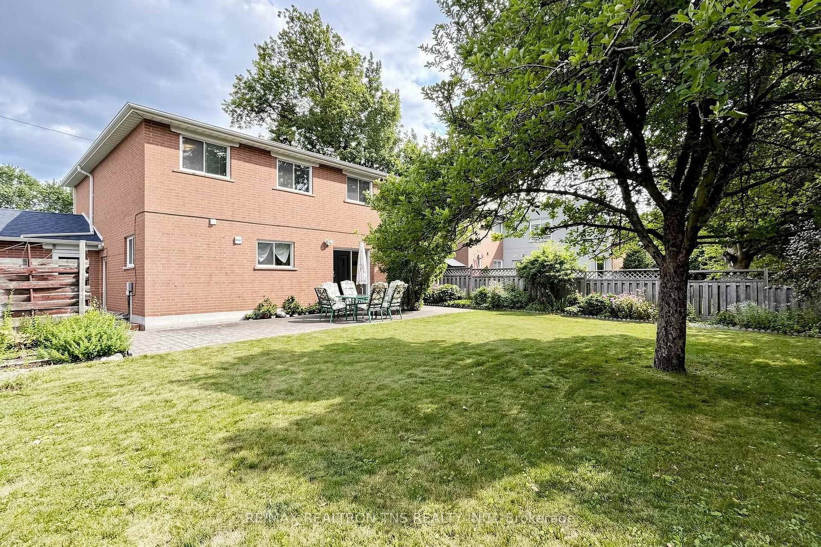 18 Lisburn Crescent thumbnail 17