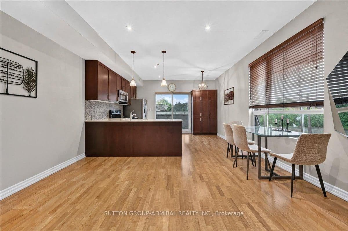 2 Maxwell Street, Unit 202 thumbnail 3