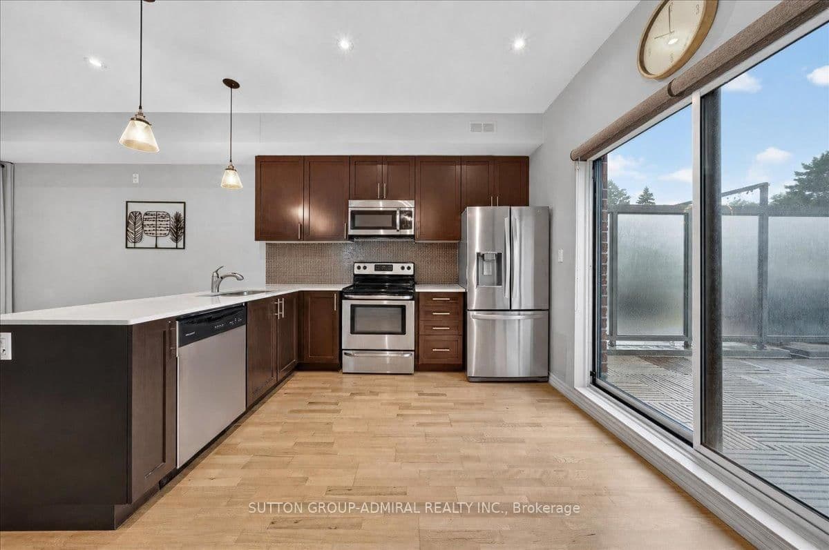 2 Maxwell Street, Unit 202 thumbnail 5