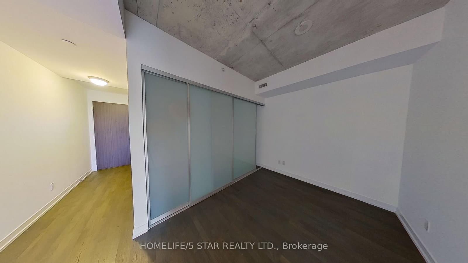 560 King Street W, Unit 618 thumbnail 10