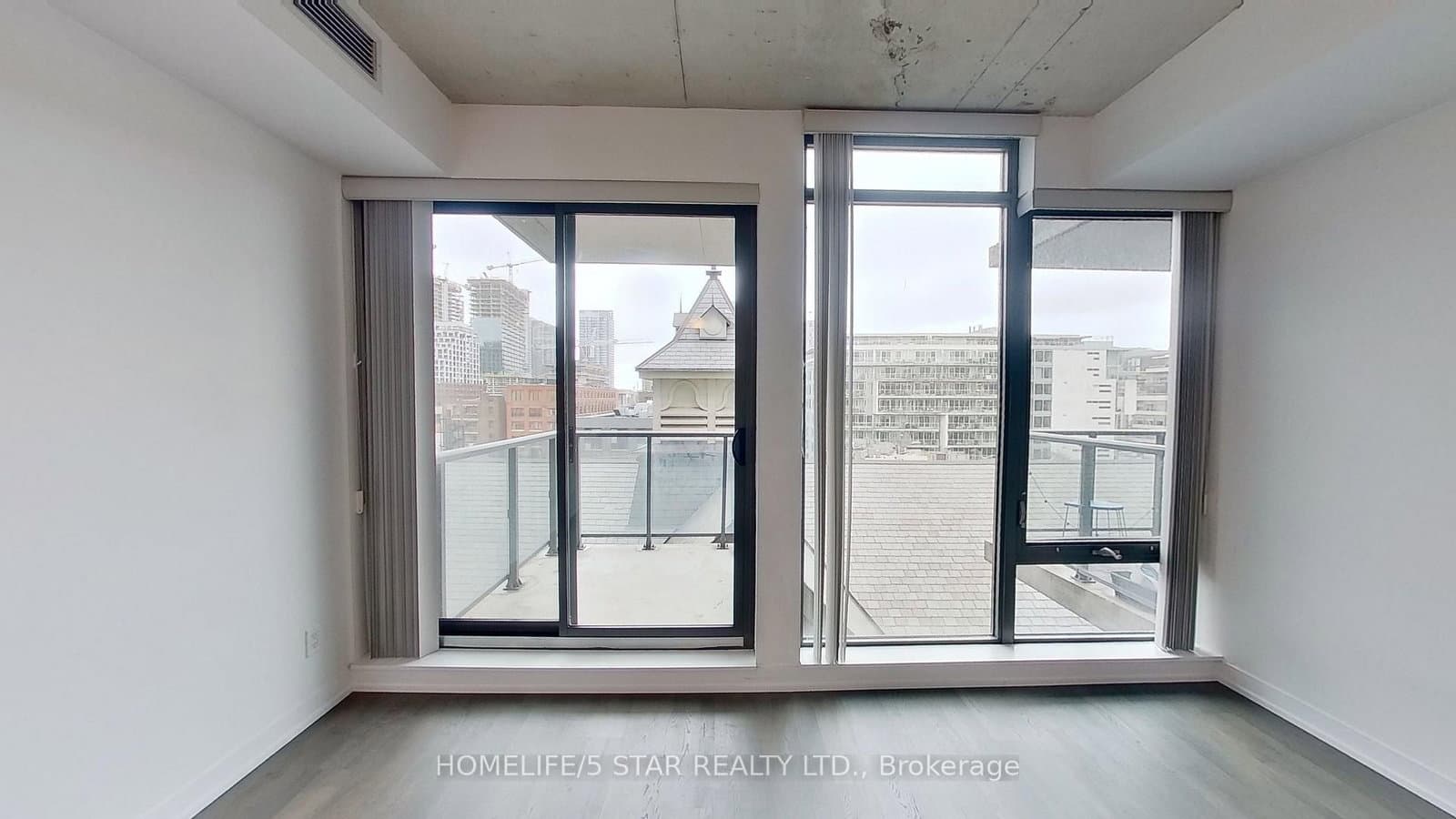 560 King Street W, Unit 618 thumbnail 4