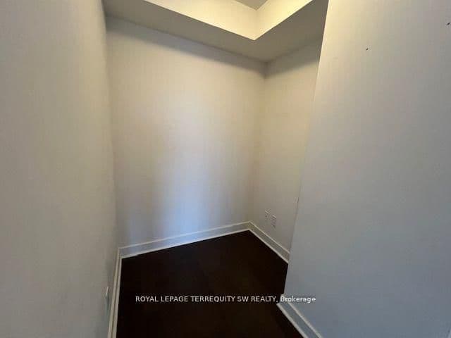58 Orchard View Boulevard, Unit 902 thumbnail 12