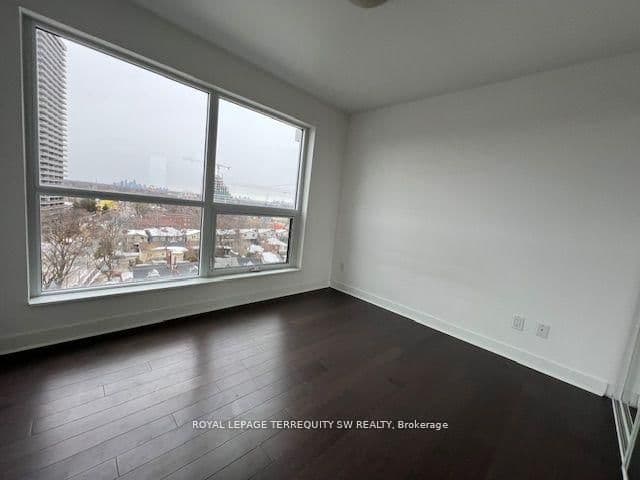 58 Orchard View Boulevard, Unit 902 thumbnail 9