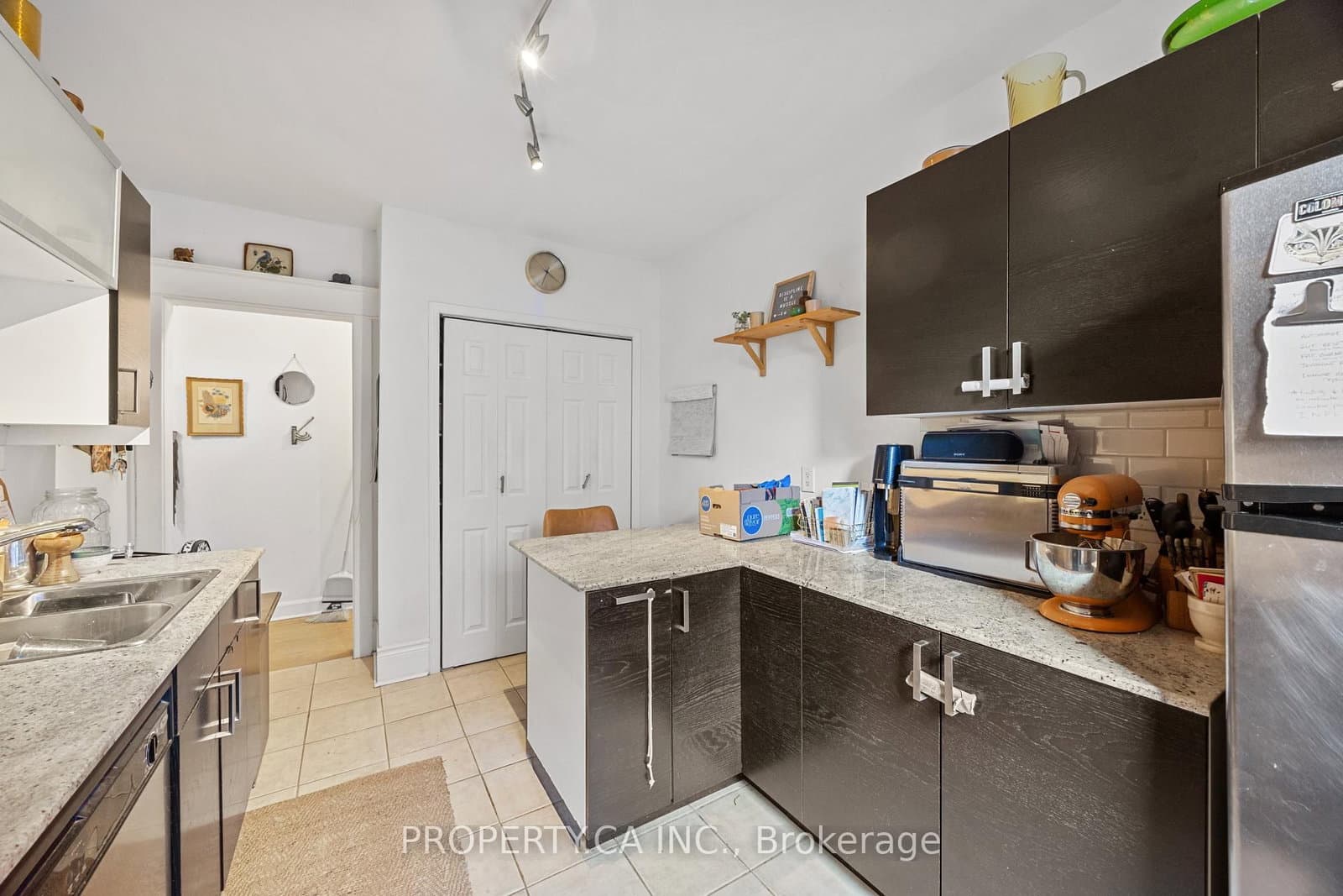 396 Roxton Road thumbnail 29
