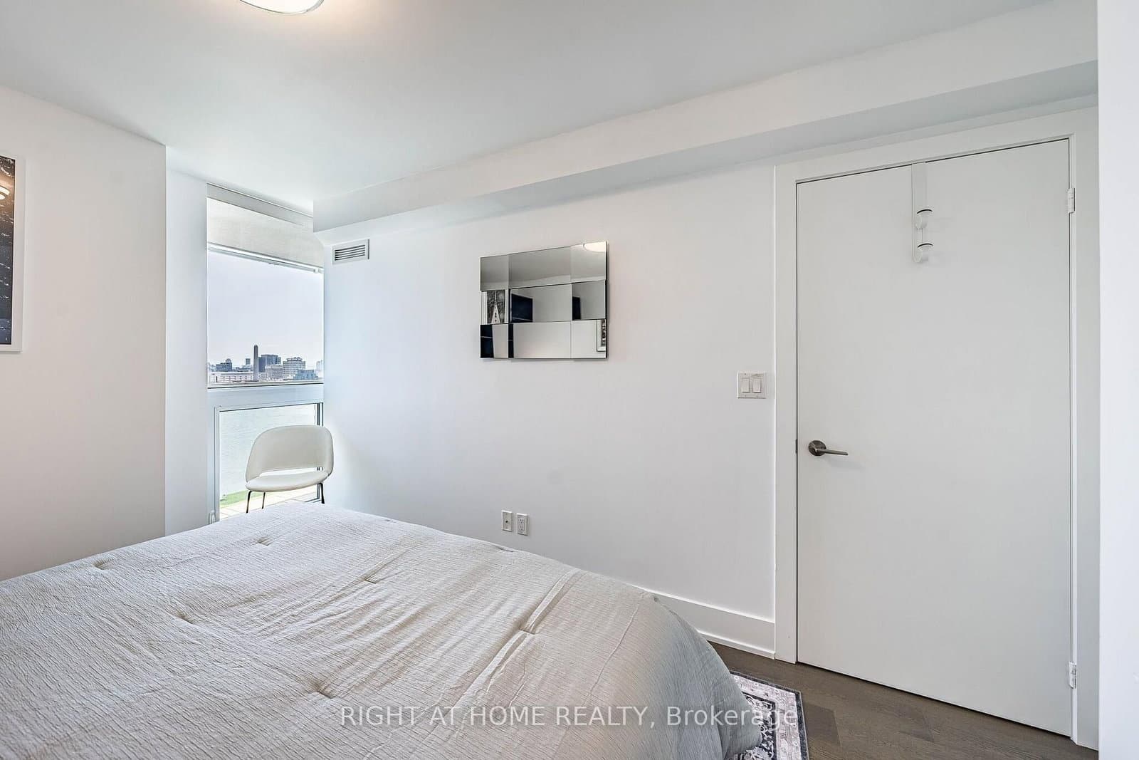 200 Bloor Street W, Unit 1604 thumbnail 24