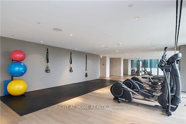 200 Bloor Street W, Unit 1604 thumbnail 41