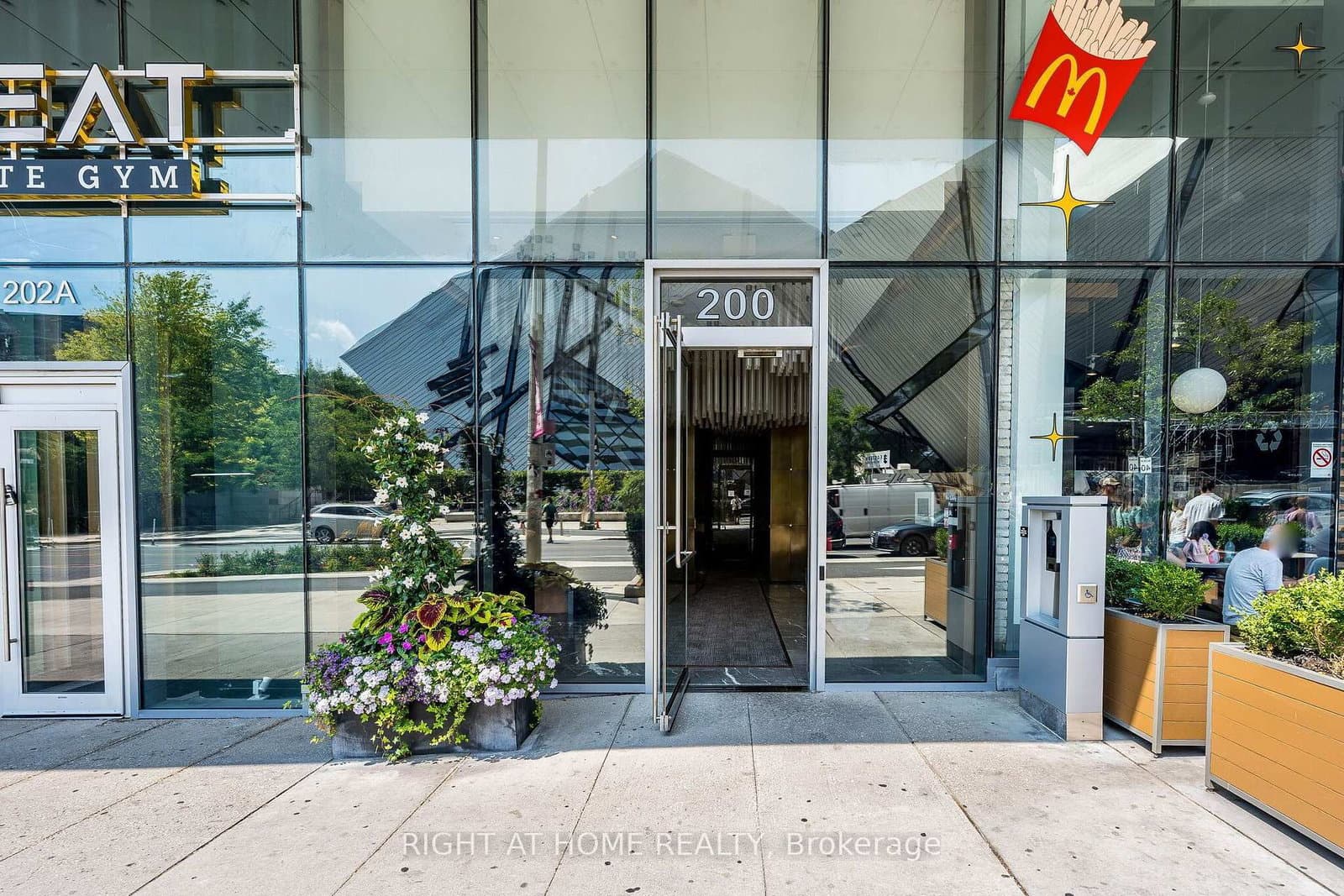 200 Bloor Street W, Unit 1604 thumbnail 5