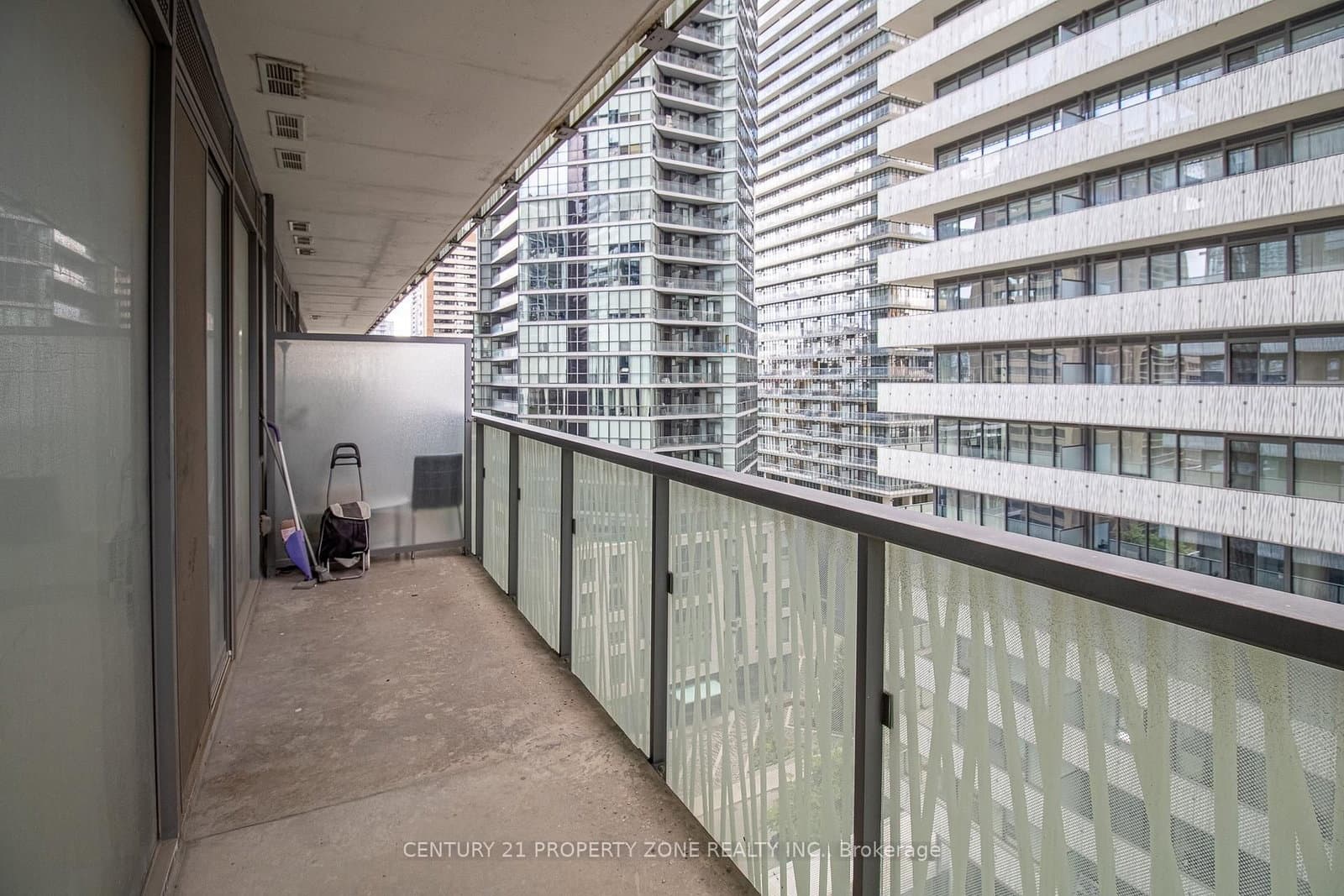 50 Charles Street E, Unit 1007 thumbnail 14