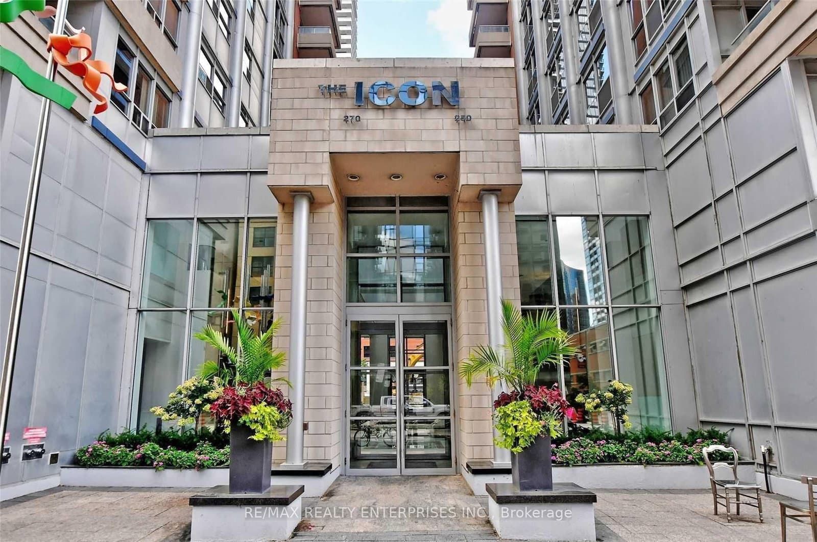 270 Wellington Street W, Unit 409 thumbnail 2
