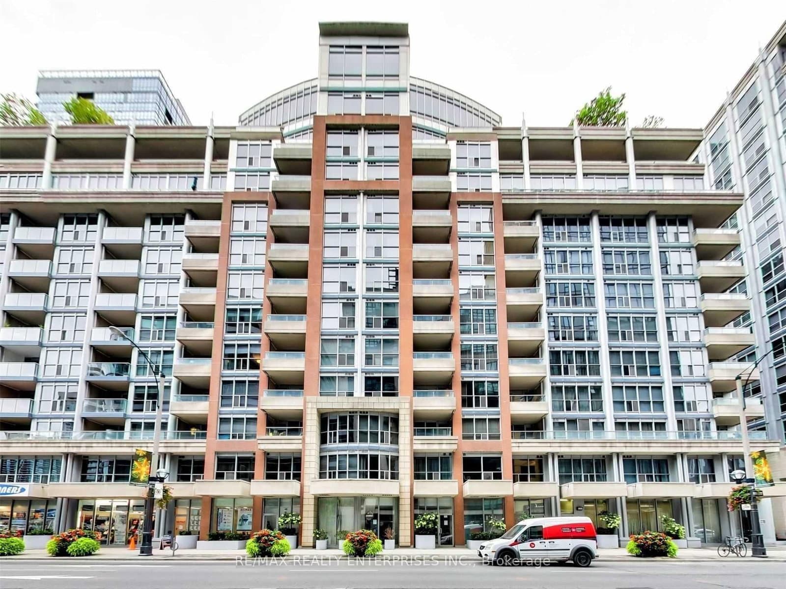 270 Wellington Street W, Unit 409 thumbnail 23