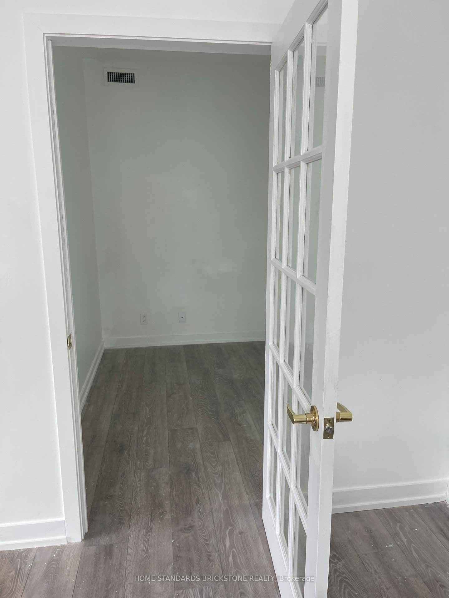 108 Peter Street, Unit 2011 thumbnail 9