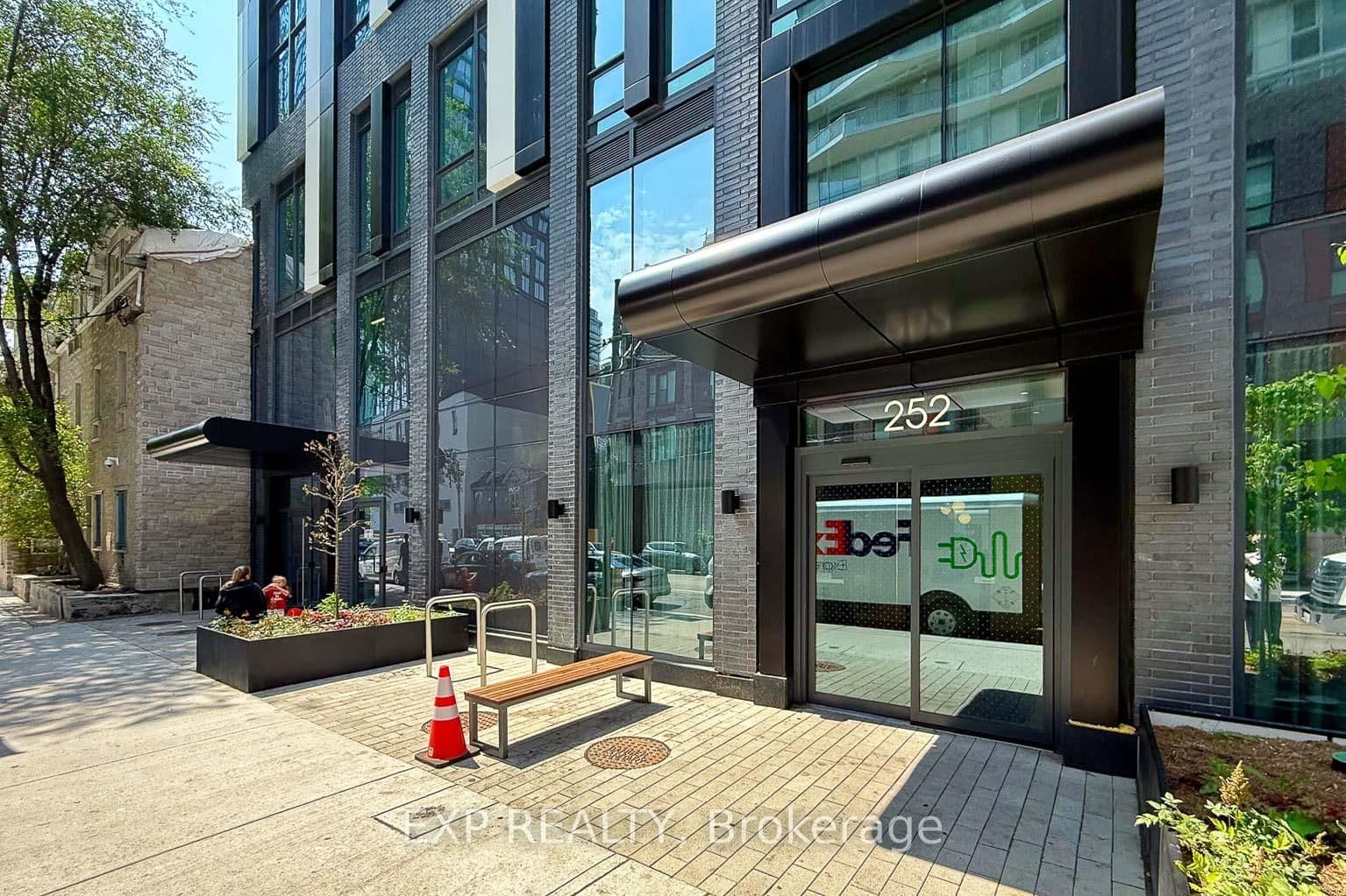 252 Church Street, Unit 5012 thumbnail 2