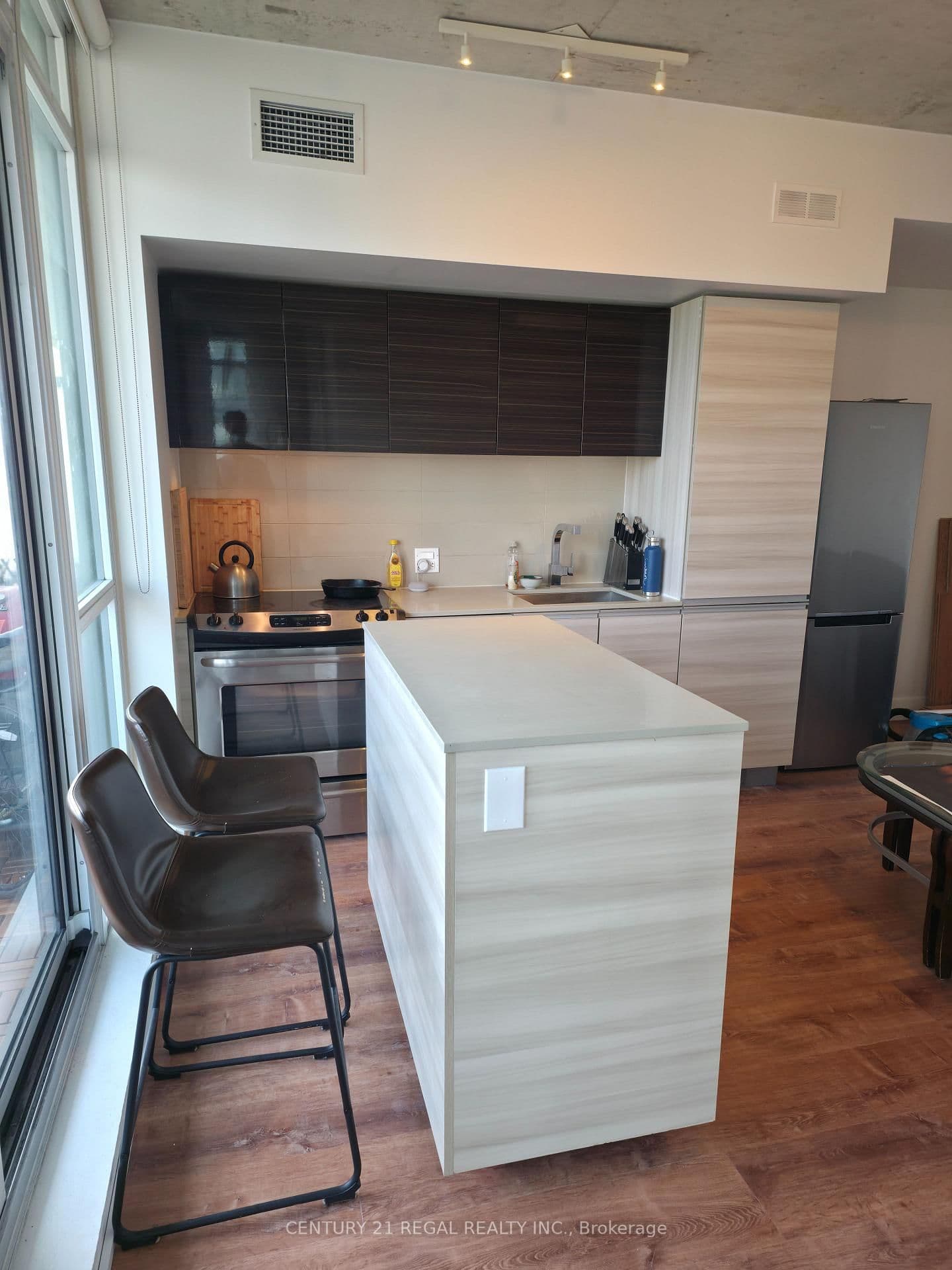 20 Minowan Miikan Lane, Unit 705 thumbnail 3