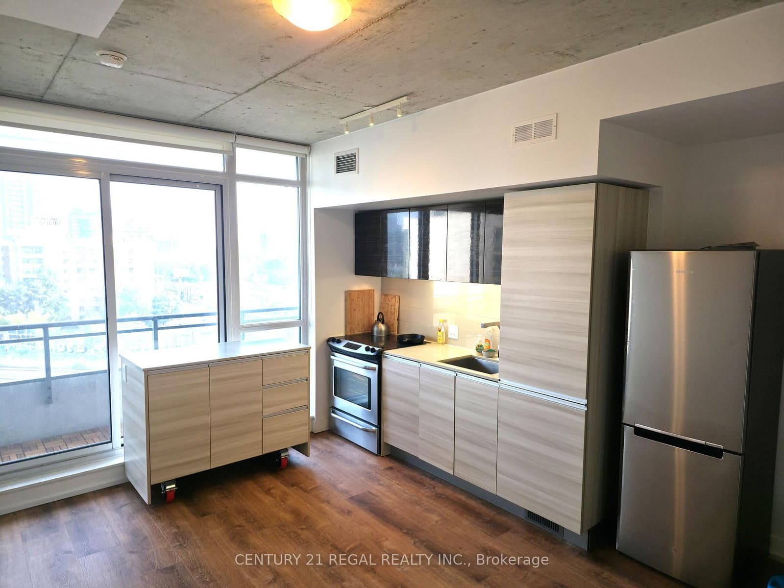20 Minowan Miikan Lane, Unit 705 thumbnail 4