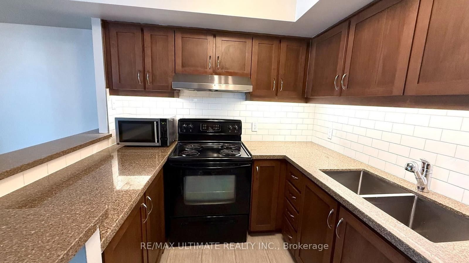 25 The Esplanade, Unit 913 thumbnail 16