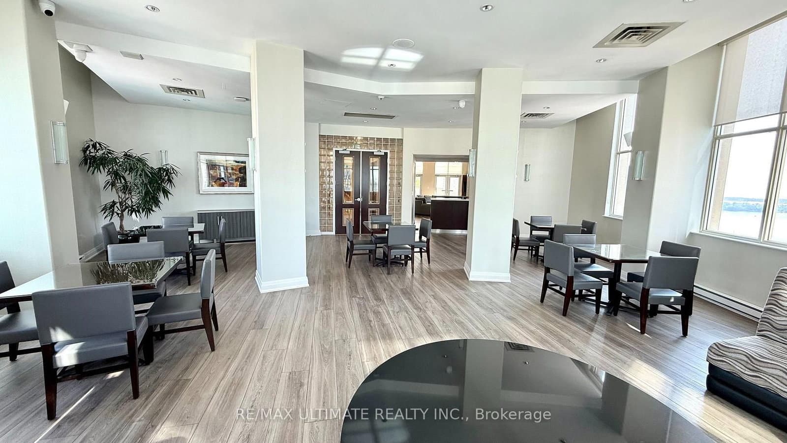 25 The Esplanade, Unit 913 thumbnail 33