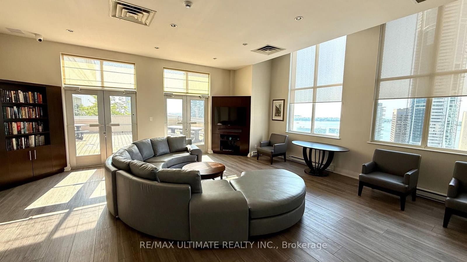 25 The Esplanade, Unit 913 thumbnail 34