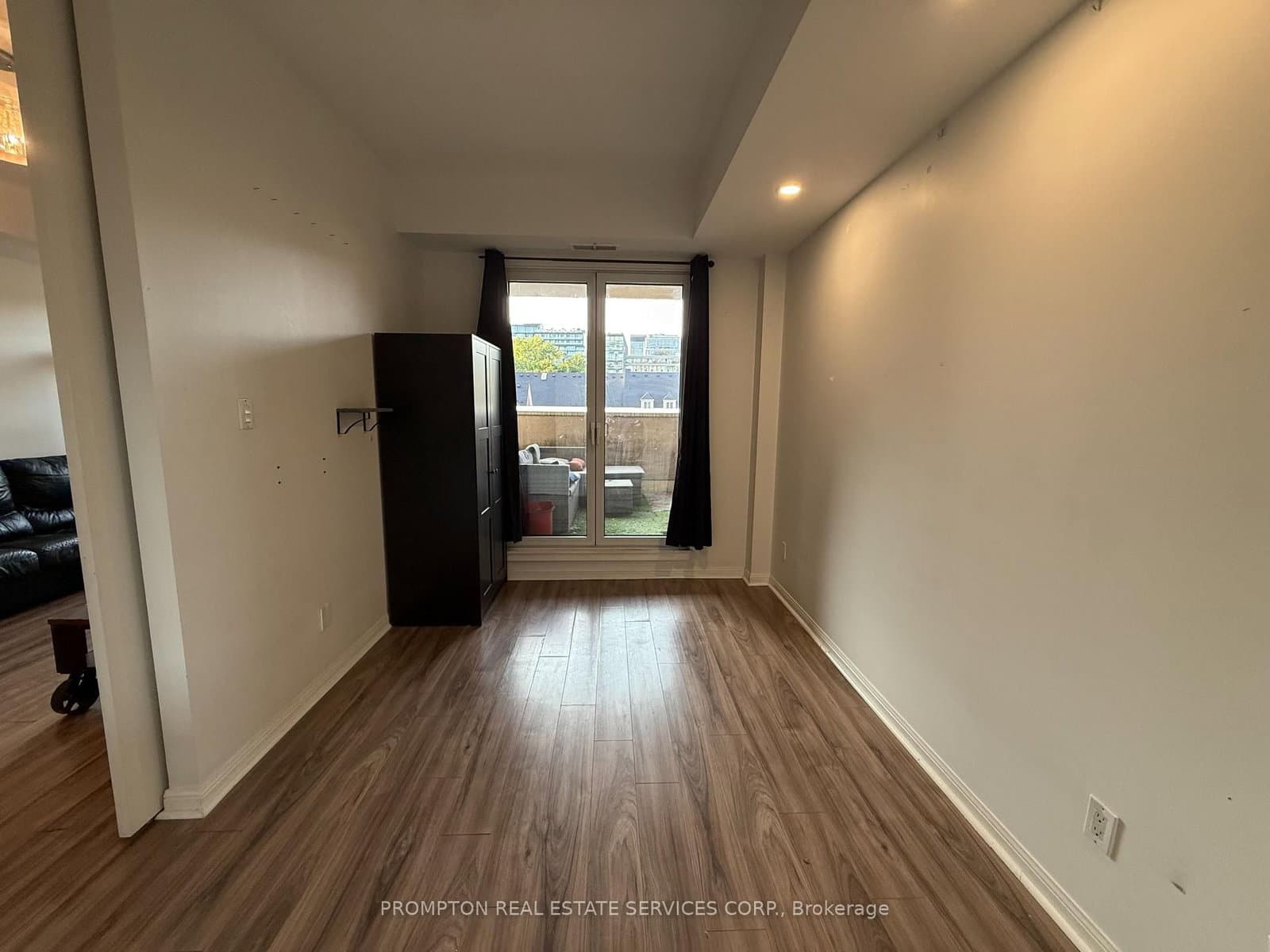 550 Front Street W, Unit 419 thumbnail 5