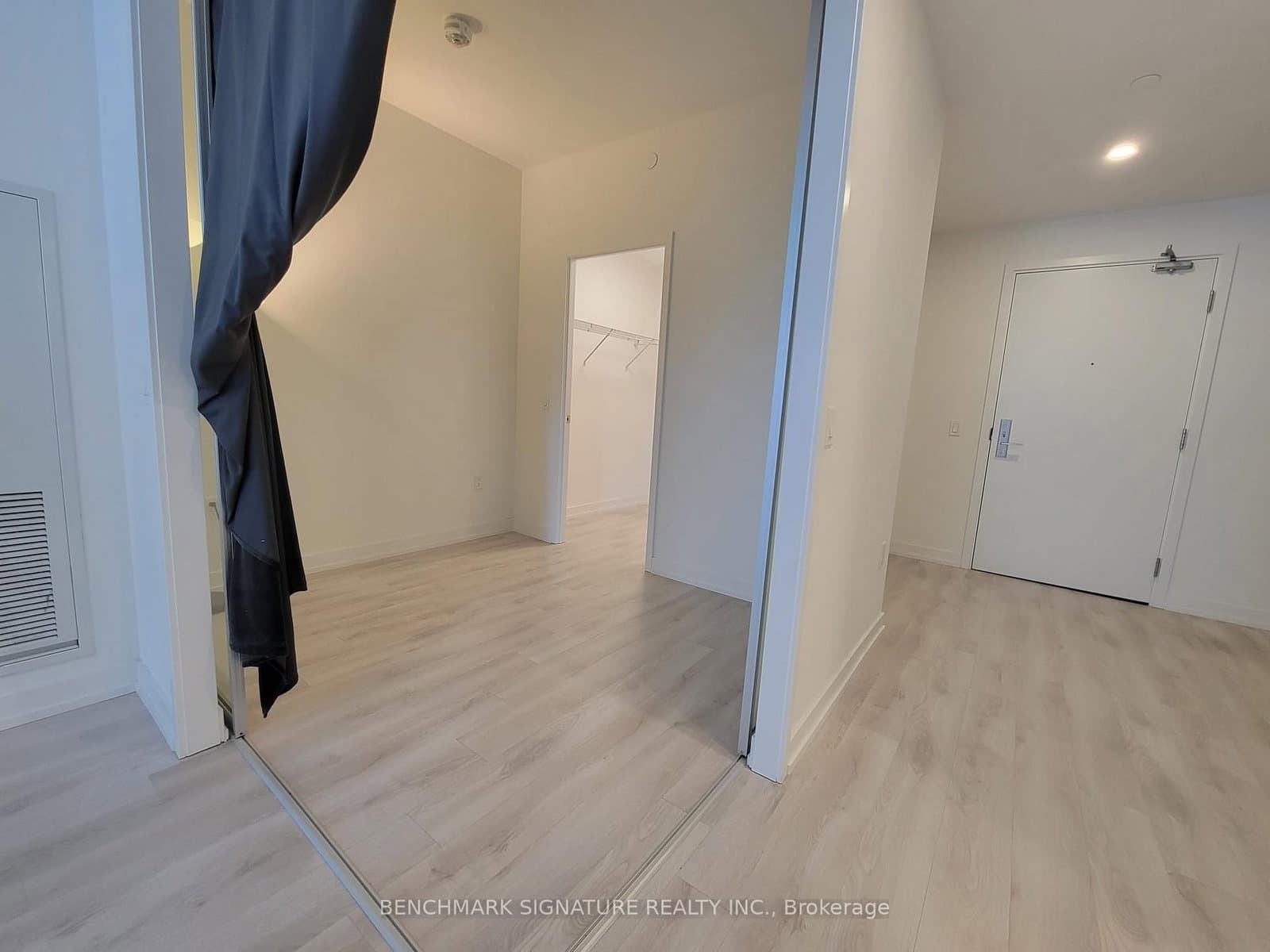 33 Helendale Avenue, Unit 603 thumbnail 5